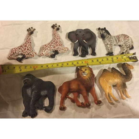 Set of 7 Vintage Zoo/Wild Animal Magnets- Giraffes, Elephant, Gorilla/Ape, Camel - Picture 10 of 10